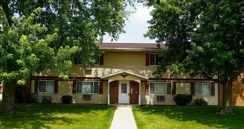 1153 Vogt Dr, West Bend, WI 53095