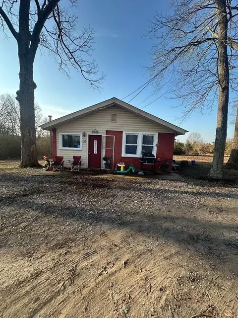 681 Church St, White Bluff, TN 37187
