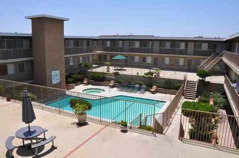 13750 Lemoli Ave, Hawthorne, CA 90250