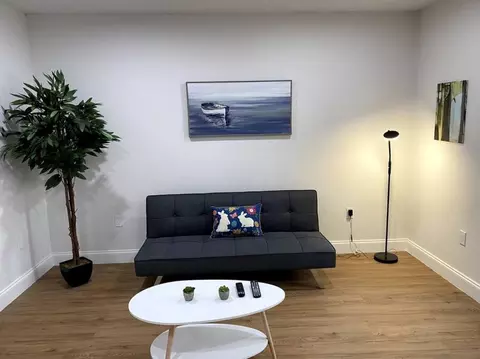 470 SW 7th St, Miami, FL 33130