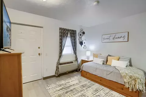 877 New Castle Rd, Slippery Rock, PA 16057