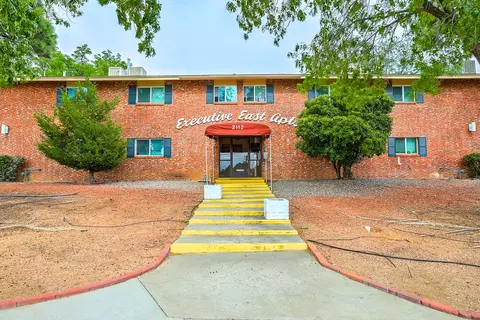 2112 Moon St NE, Albuquerque, NM 87112