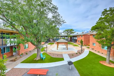 2112 Moon St NE, Albuquerque, NM 87112