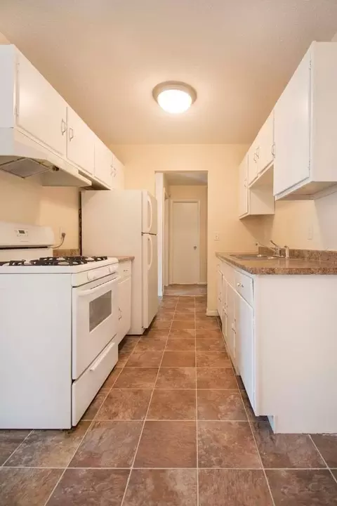 840 3rd Ave, Excelsior, MN 55331
