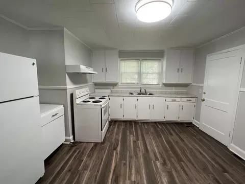 515 N Main St, Graham, NC 27253