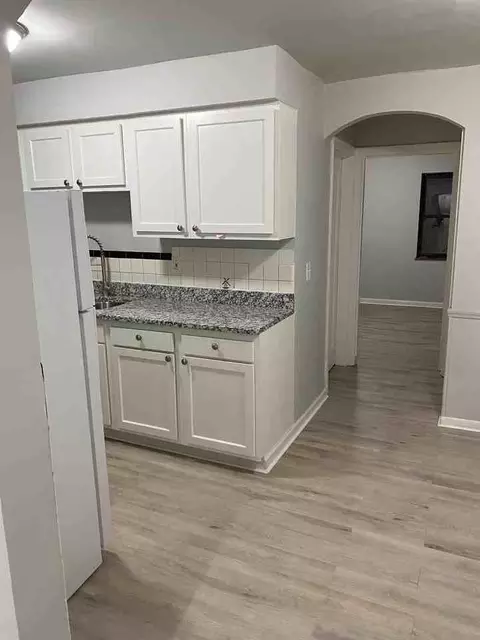 7352 Reading Rd, Cincinnati, OH 45237 photo 3