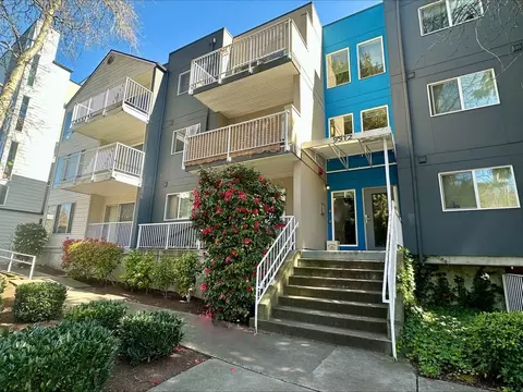 9512 Interlake Ave N, Seattle, WA 98103