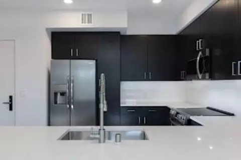 200 Infinity Way, Mountain View, CA 94043 photo 7