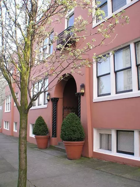 2030 NW Marshall St, Portland, OR 97209