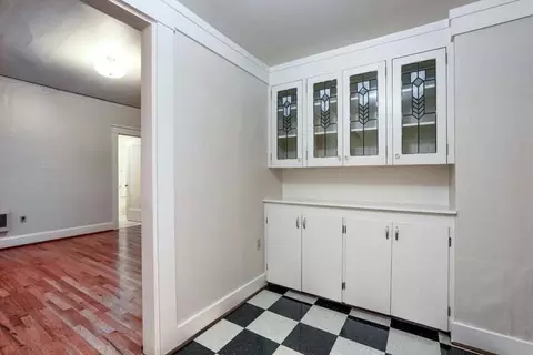 117 NW Trinity Pl, Portland, OR 97209