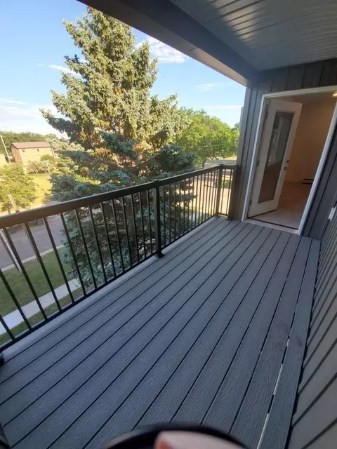 899 Barrett St N, Fargo, ND 58102