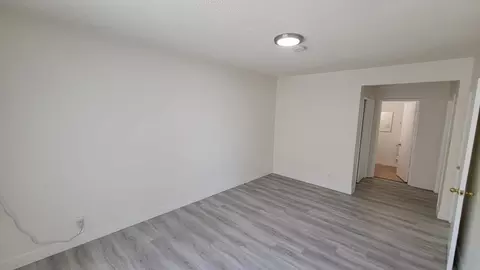 13129 Oxnard St, Los Angeles, CA 91401