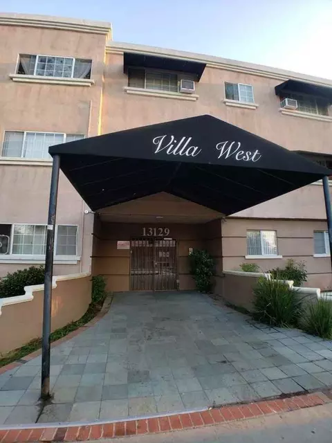 13129 Oxnard St, Los Angeles, CA 91401