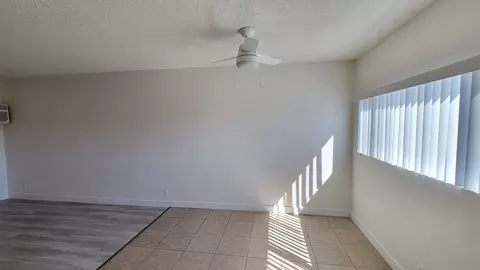 13129 Oxnard St, Los Angeles, CA 91401