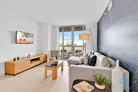 2602 E Hallandale Beach Blvd, Hallandale Beach, FL 33009