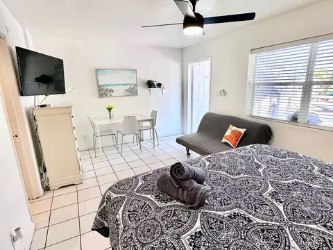 322 Oregon St, Hollywood, FL 33019