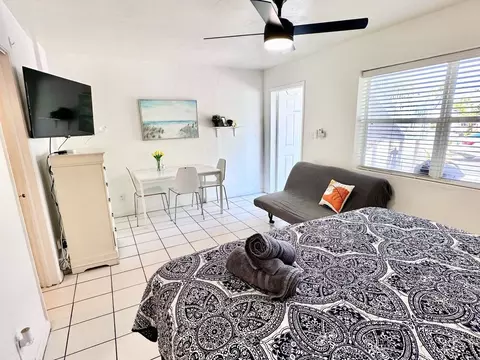 322 Oregon St, Hollywood, FL 33019