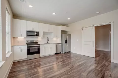 2541 Landmark Dr, Raleigh, NC 27607 photo 9