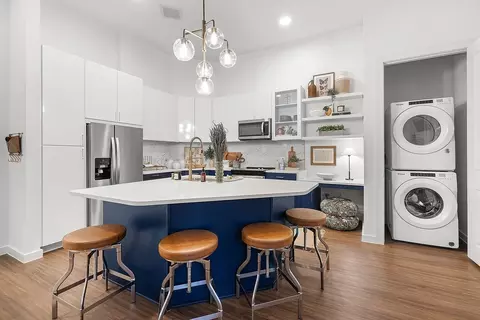 601 Cardinal Ln, Austin, TX 78704 photo 4