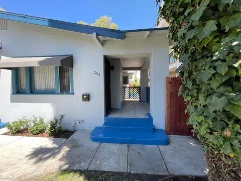 204 N Cedar St, Glendale, CA 91206