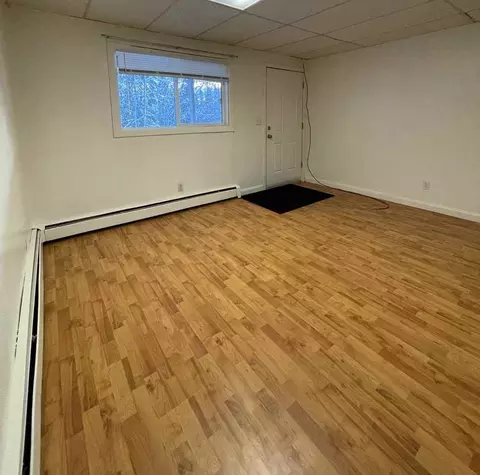 648 Rebecca St, College, AK 99709