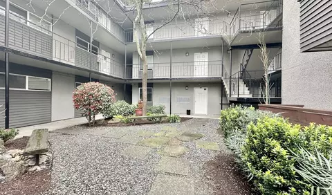 9050 Greenwood Ave N, Seattle, WA 98103