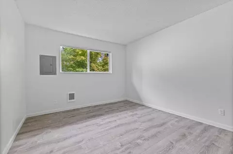 16047 E Burnside St, Portland, OR 97233 photo 19