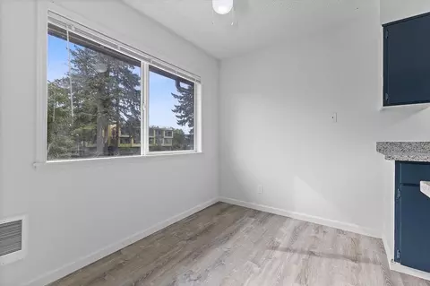 16047 E Burnside St, Portland, OR 97233 photo 10