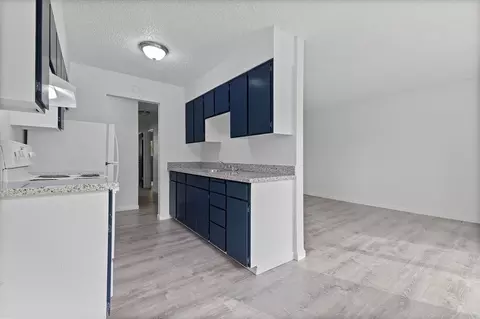 16047 E Burnside St, Portland, OR 97233 photo 11