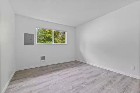 16047 E Burnside St, Portland, OR 97233 photo 25