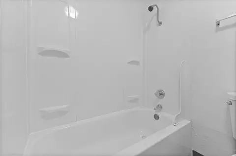 16047 E Burnside St, Portland, OR 97233 photo 3