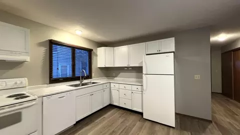 1011 S 2nd Ave, Sioux Falls, SD 57105