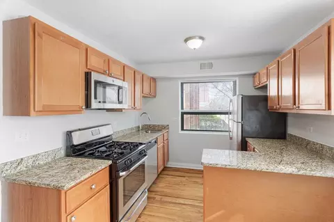 7616 N Marshfield Ave, Chicago, IL 60626