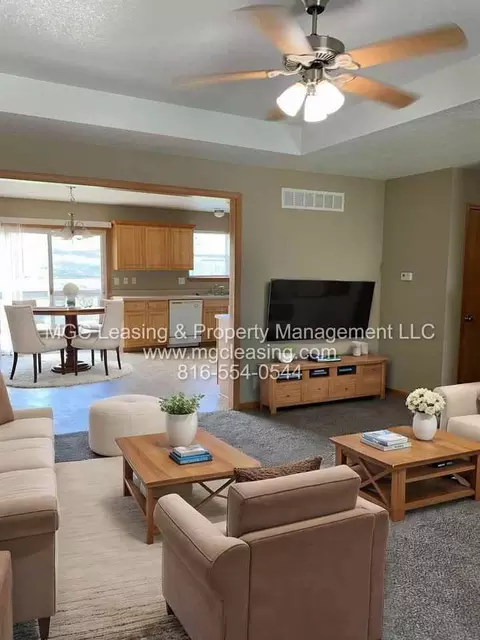 209 Birdie Dr, Pleasant Hill, MO 64080