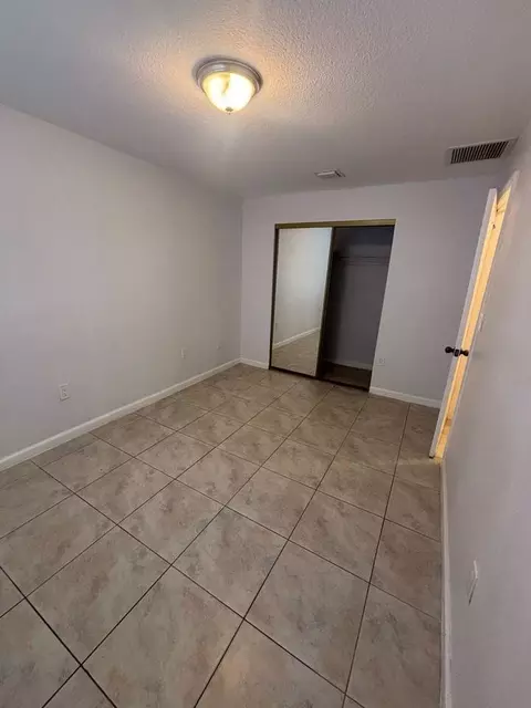 14040 NE 2nd Ave, Miami, FL 33161 photo 10