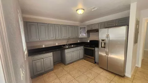 14040 NE 2nd Ave, Miami, FL 33161