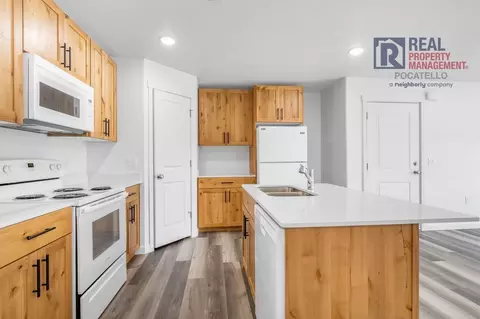 5743 S 5th Ave, Pocatello, ID 83204