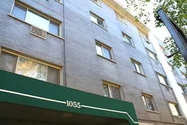 1055 W Catalpa Ave, Chicago, IL 60640