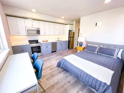 5521 15th Ave NE, Seattle, WA 98105