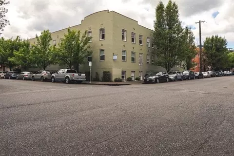 1037 NW 20th Ave, Portland, OR 97209