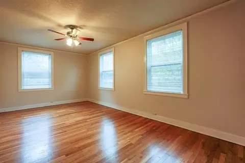 1037 NW 20th Ave, Portland, OR 97209