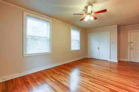 1037 NW 20th Ave, Portland, OR 97209