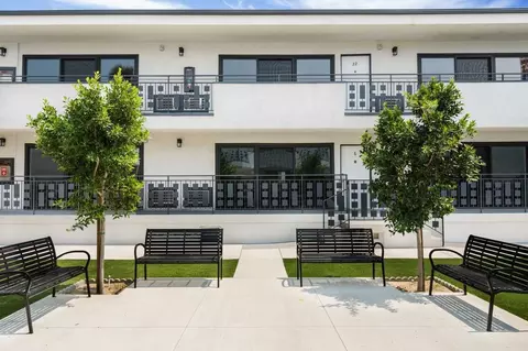 730 S Serrano Ave, Los Angeles, CA 90005