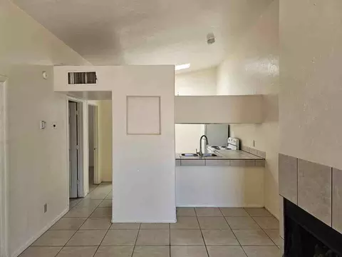 379 E Thoroughbred St, Tucson, AZ 85706