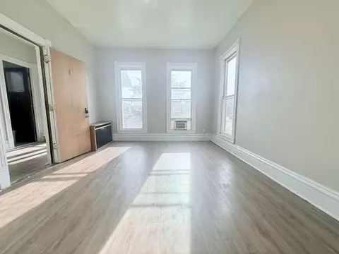 321 Clay St, Cedar Falls, IA 50613