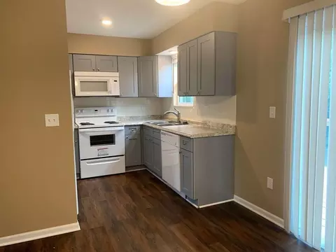 3622 NE Chouteau Trfy, Kansas City, MO 64120