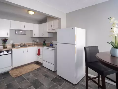 616 NE 38th St, Kansas City, MO 64116