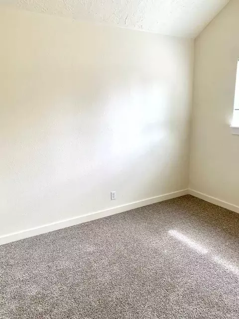 1539 15th Ave SE, Albany, OR 97322