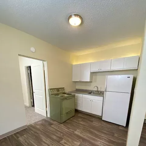 879 Liberty St NE, Salem, OR 97301