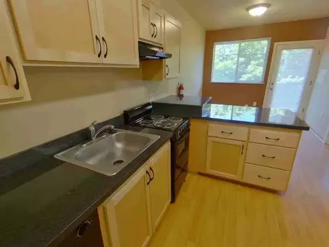 362 E 12th Ave, Eugene, OR 97401 photo 2